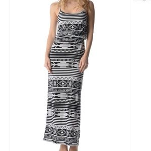 ⭐️5 STAR RATED FAIRFAX black & white tribal dress
